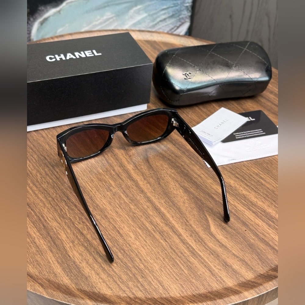 CHANEL SUNGLASSES - Picture 8 of 9
